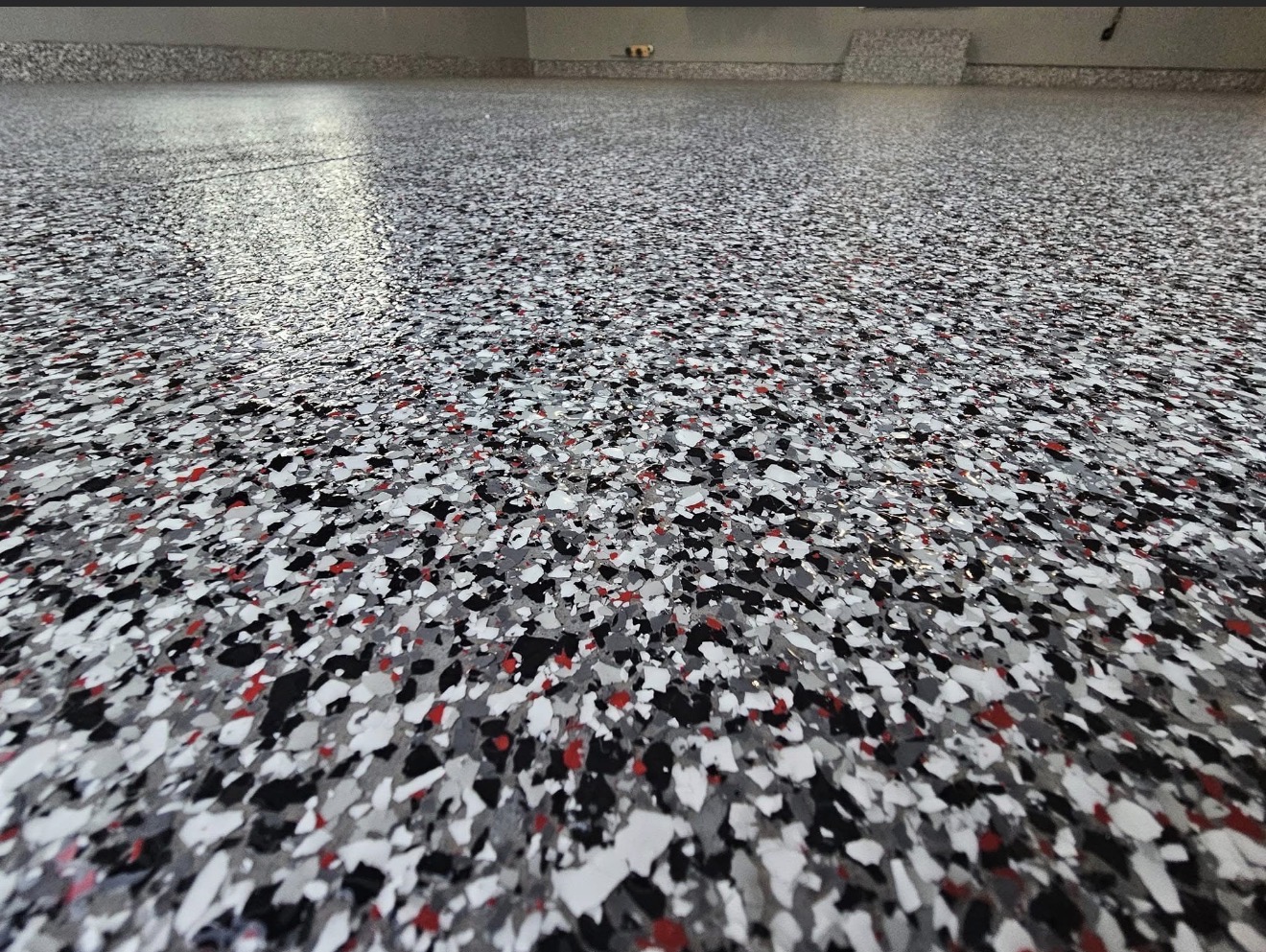 Epoxy flake floor